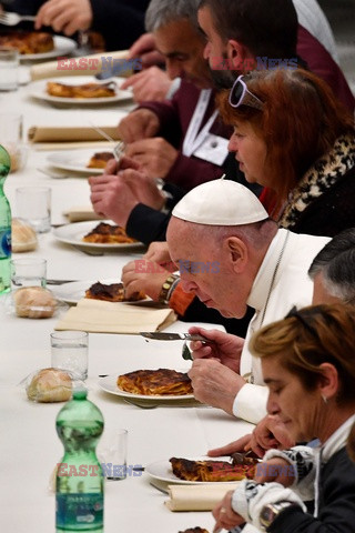 Papież Franciszek zjadł obiad z 1500 ubogimi