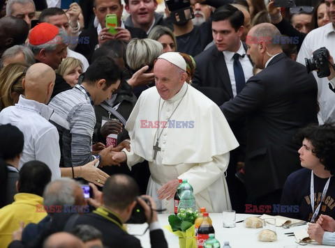 Papież Franciszek zjadł obiad z 1500 ubogimi