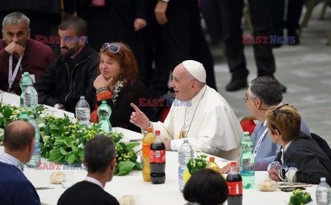 Papież Franciszek zjadł obiad z 1500 ubogimi