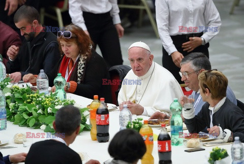 Papież Franciszek zjadł obiad z 1500 ubogimi