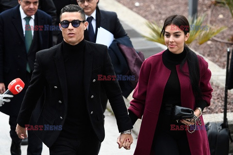 Cristiano Ronaldo i Georgina Rodriguez w drodze do sądu