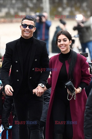 Cristiano Ronaldo i Georgina Rodriguez w drodze do sądu