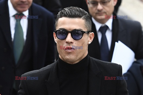 Cristiano Ronaldo i Georgina Rodriguez w drodze do sądu