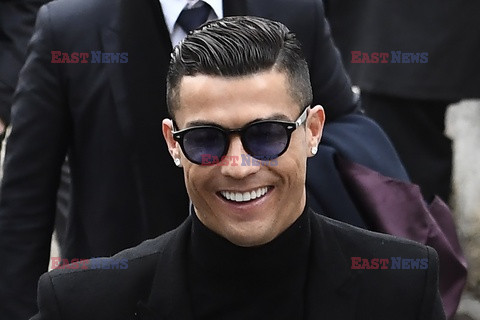 Cristiano Ronaldo i Georgina Rodriguez w drodze do sądu