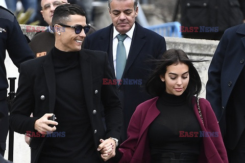 Cristiano Ronaldo i Georgina Rodriguez w drodze do sądu