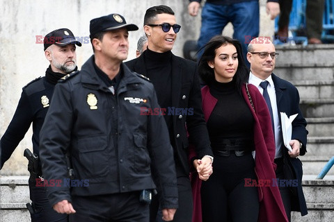 Cristiano Ronaldo i Georgina Rodriguez w drodze do sądu