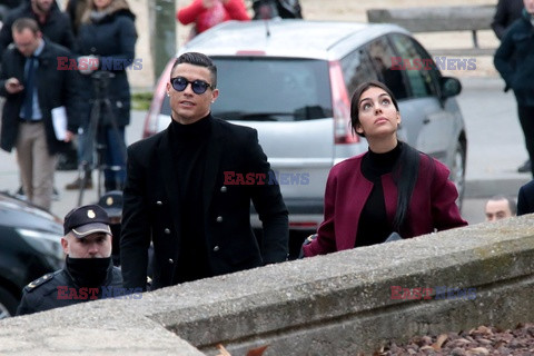 Cristiano Ronaldo i Georgina Rodriguez w drodze do sądu