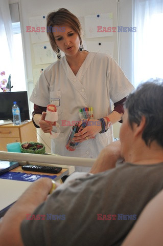 Sztuka jako terapia w domu seniora przy Ham Hospital, Francja - BSIP