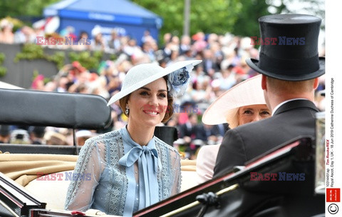 Rodzina królewska na wyścigach w Ascot