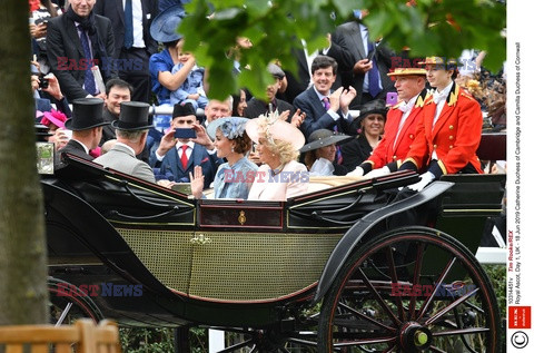 Rodzina królewska na wyścigach w Ascot