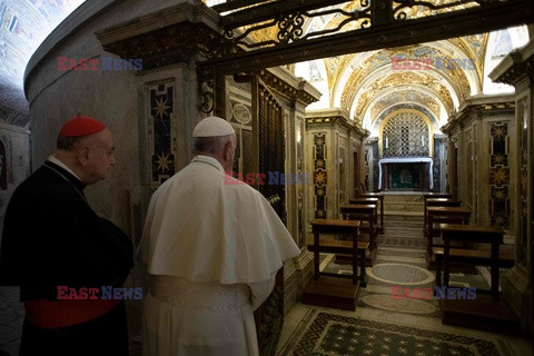 Papież Franciszek odprawił mszę w katakumbach