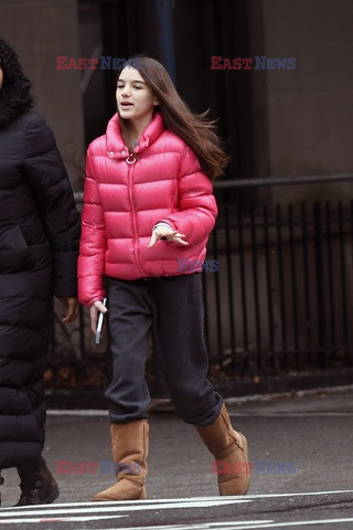 Suri Cruise z nianią