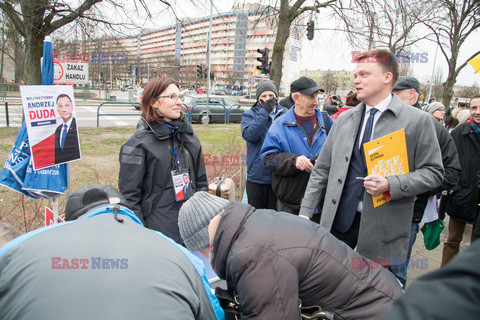 Szymon Hołownia w trasie po kraju