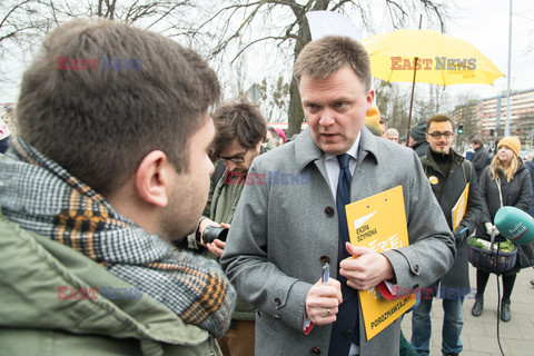 Szymon Hołownia w trasie po kraju