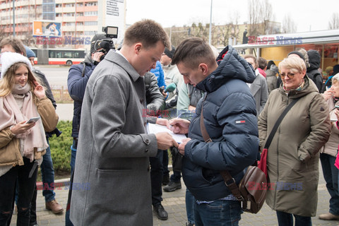 Szymon Hołownia w trasie po kraju