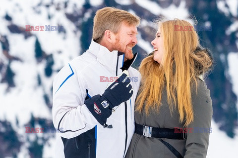 Holenderska rodzina królewska na nartach