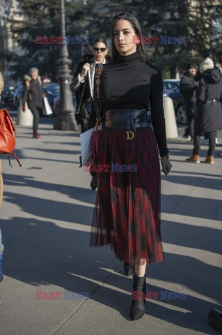 Street fashion na tygodniu mody w Paryżu - zima 2020/21