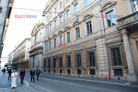 Papież modli się w bazylice Santa Maria Maggiore