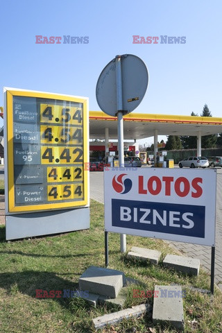 Obniżone ceny paliw