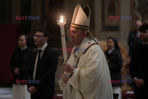 Wigilia Paschalna w bazylice Świętego Piotra