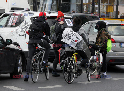 Samochodowy protest Strajku Kobiet