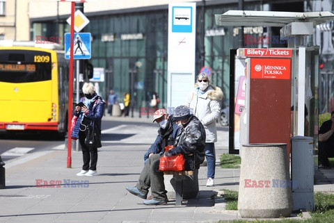 Obowiązuje nakaz zasłaniania nosa i ust