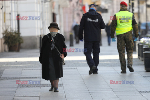 Obowiązuje nakaz zasłaniania nosa i ust