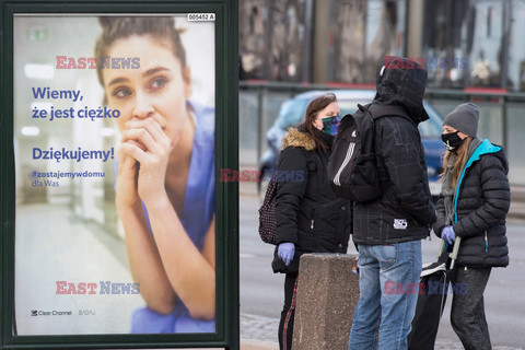 Obowiązuje nakaz zasłaniania nosa i ust