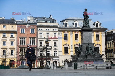 Obowiązuje nakaz zasłaniania nosa i ust