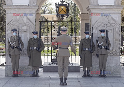 Obowiązuje nakaz zasłaniania nosa i ust