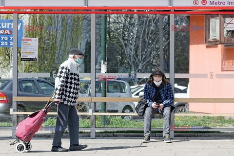 Obowiązuje nakaz zasłaniania nosa i ust