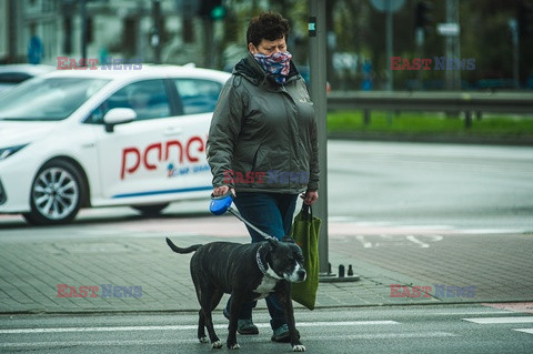 Obowiązuje nakaz zasłaniania nosa i ust