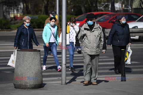 Obowiązuje nakaz zasłaniania nosa i ust