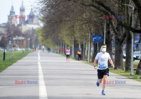 Obowiązuje nakaz zasłaniania nosa i ust