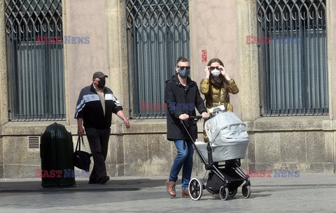 Obowiązuje nakaz zasłaniania nosa i ust