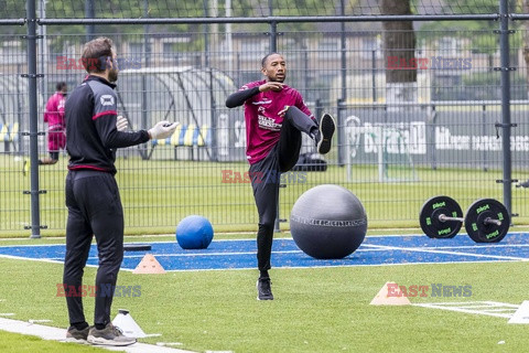 Zespoły Eredivisie wznawiają treningi