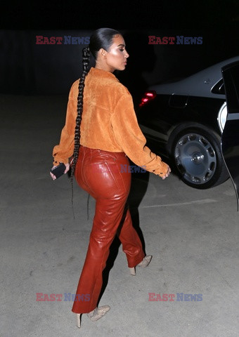 Kim Kardashian w skórzanych spodniach