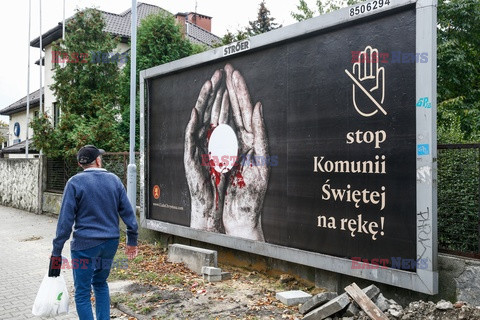 Stop Komunii Świętej na rękę