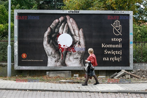 Stop Komunii Świętej na rękę