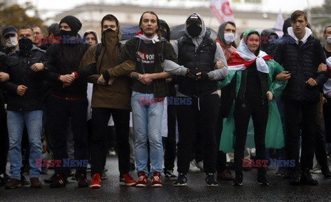 OMON pałuje demonstrantów na Białorusi