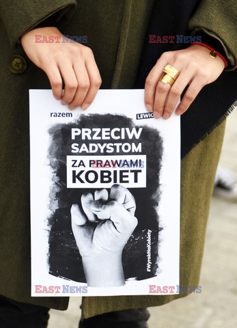 Protest kolejkowy Strajku Kobiet w Krakowie