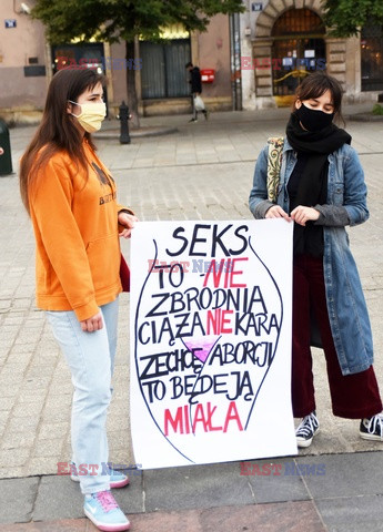 Protest kolejkowy Strajku Kobiet w Krakowie