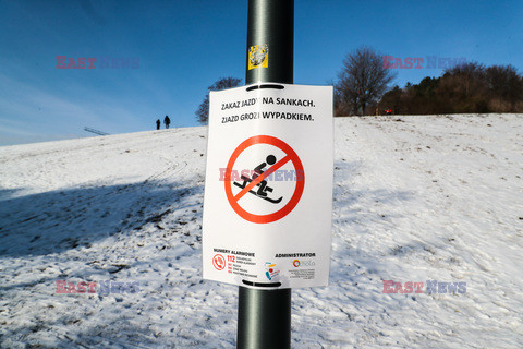 Zakaz zjazdów z górki w Parku Szczęśliwickim