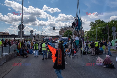 Aktywiści Extinction Rebellion zablokowali Wisłostradę