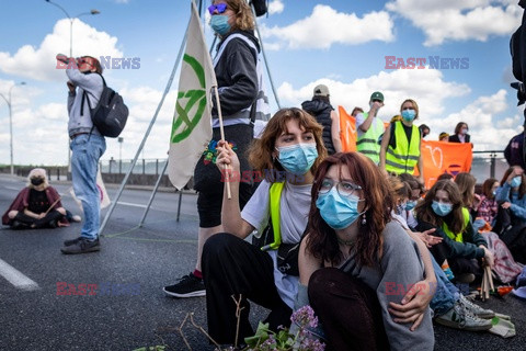 Aktywiści Extinction Rebellion zablokowali Wisłostradę