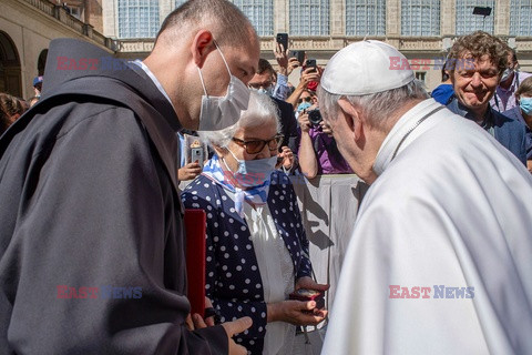 Papież Franciszek ucałował numer obozowy Lidii Maksymowicz