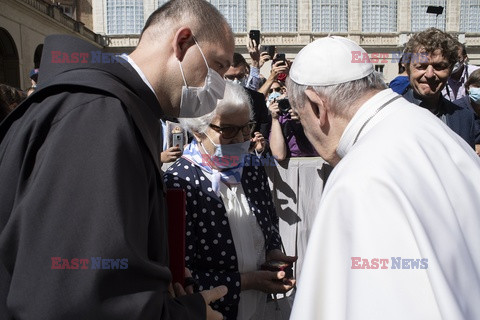 Papież Franciszek ucałował numer obozowy Lidii Maksymowicz