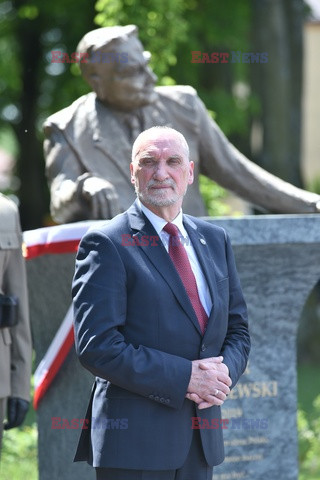 Odsłonięcie pomnika Jana Olszewskiego