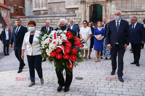 Miesięcznica pogrzebu pary prezydenckiej na Wawelu