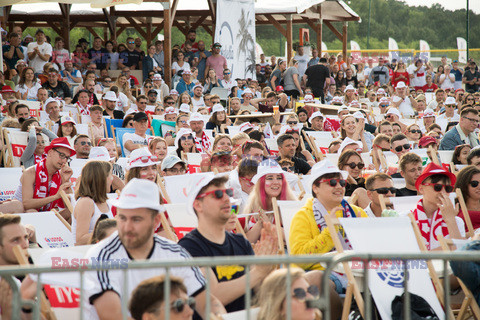 Euro 2020. Kibice oglądają mecz Polska-Szwecja